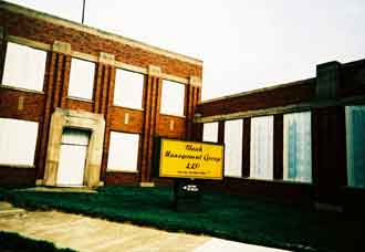 Closed business, Michigan City, Ind. Photo / Kevin Dooley